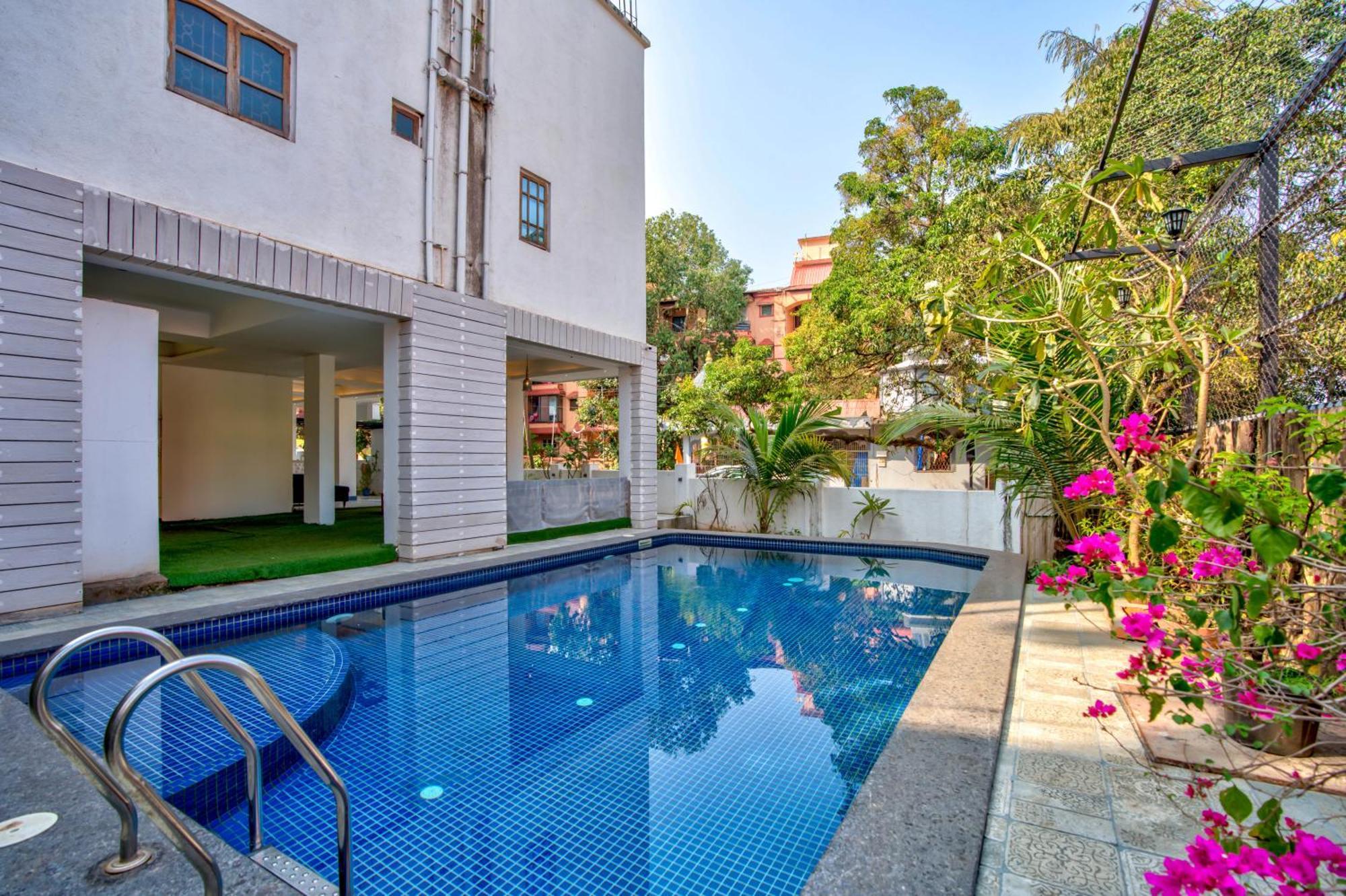 Pajaros Blu Hotel Calangute